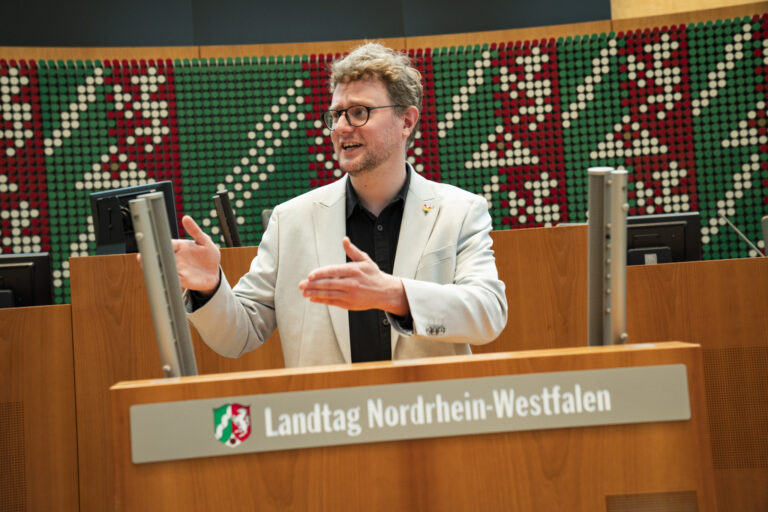 Plenarrede: Klingbeil und Reiche interessieren sich nicht für die Industrie in NRW